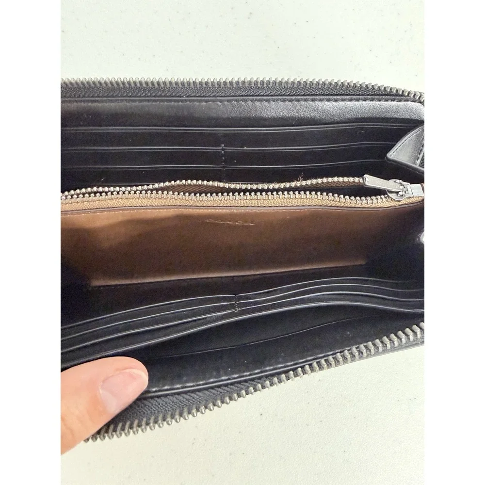 COACH‎ Black Zip-Around Pebbled  Leather Wallet with Logo and Credit Card Slots